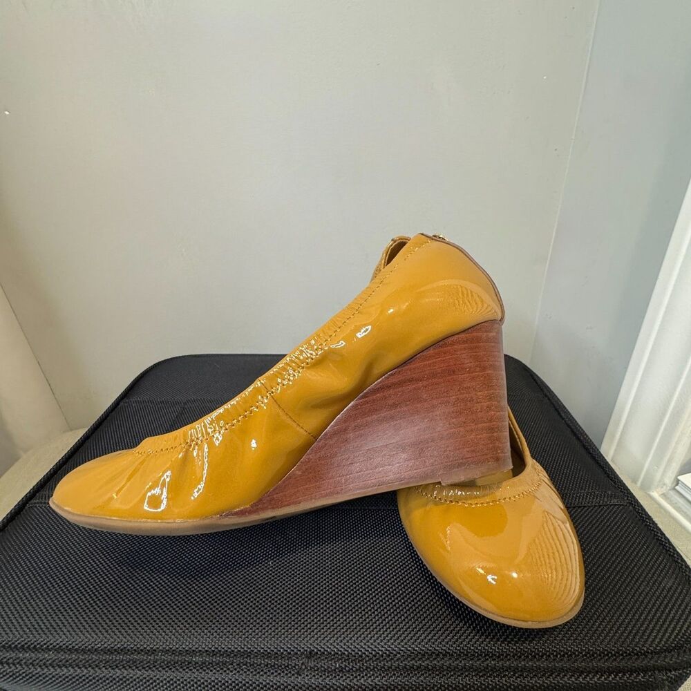 Tory Burch Eddie Ballet Wedges – Size 7M – Patent Leather Gold Medallion - Picture 13 of 14